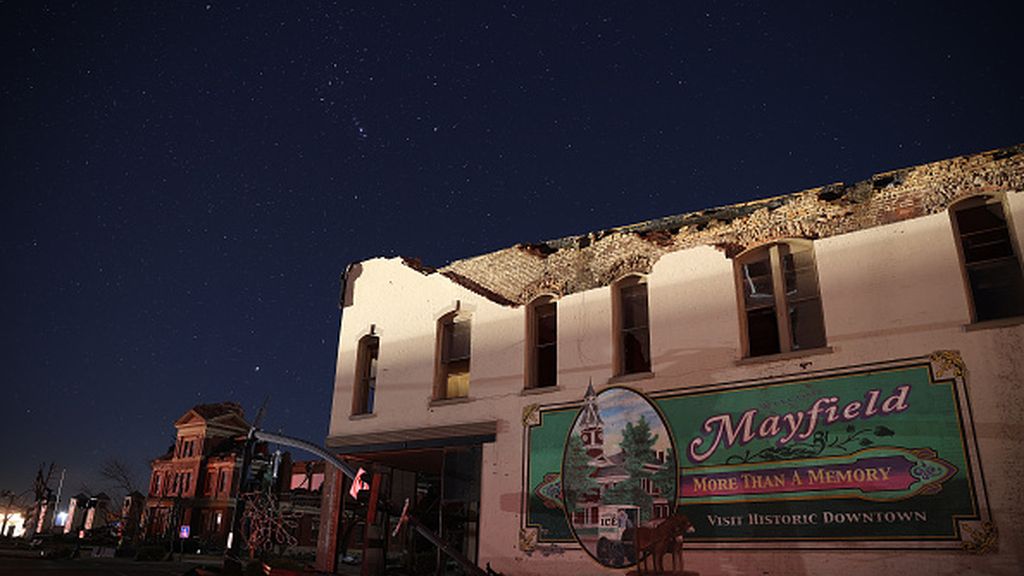 Las devastadoras imágenes que deja la ola de tornados en Estados Unidos