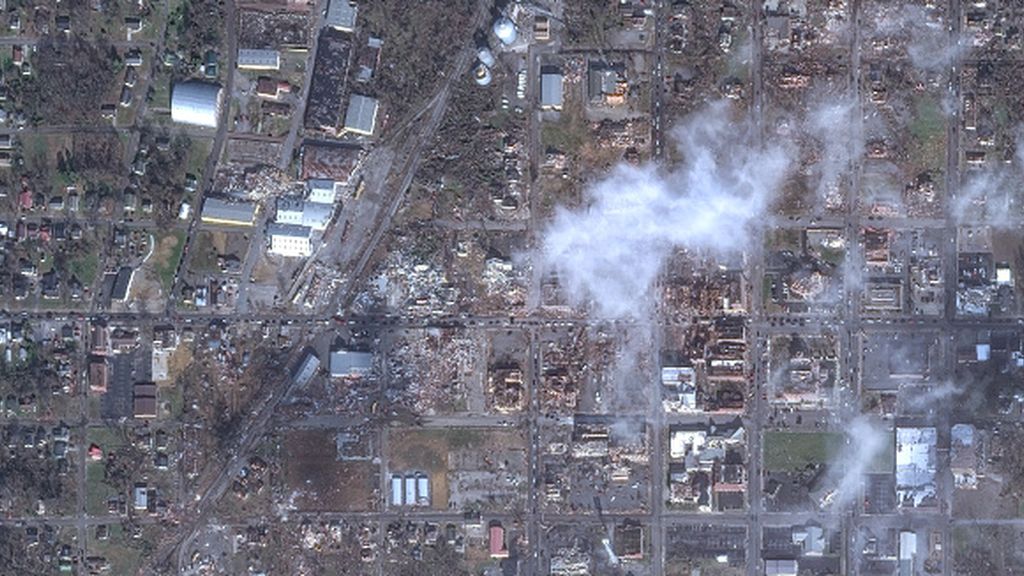 Las devastadoras imágenes que deja la ola de tornados en Estados Unidos