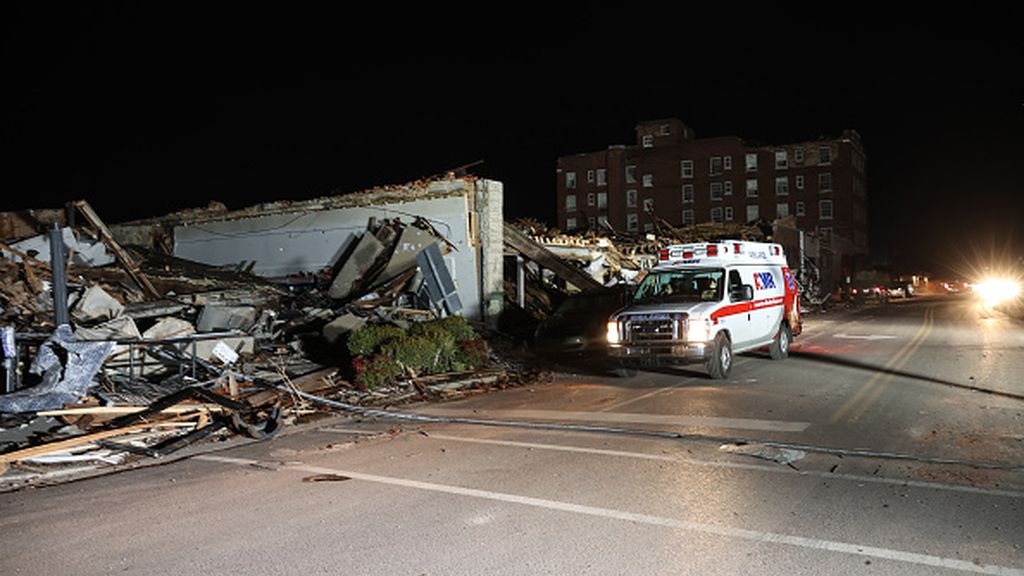 Las devastadoras imágenes que deja la ola de tornados en Estados Unidos
