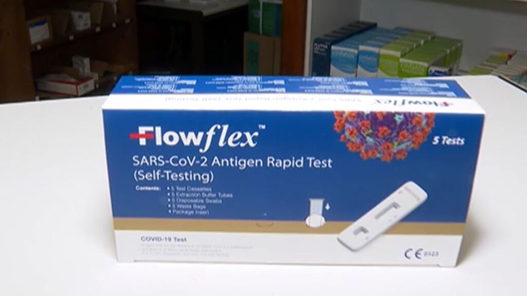 La venta de test de antígenos se dispara en las farmacias: algunos incluso lo compran como regalo