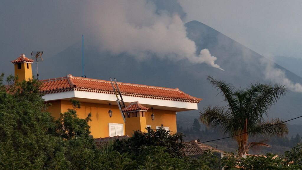 El volcán de La Palma registra una "repentina" reactivación con fuertes explosiones