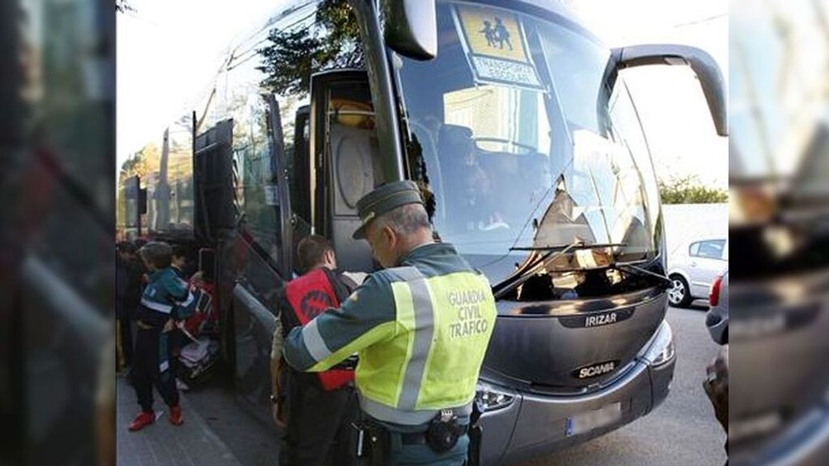 Tráfico intensifica el control de los autobuses escolares, que usan a diario 600.000 niños en España
