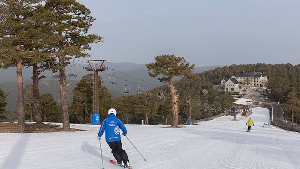 El tiempo permite reabrir el lunes la estación de esquí de Navacerrada
