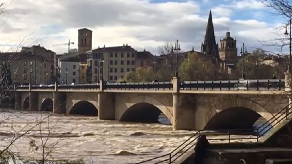 Las aguas del Ebro siguen bajando con mucha fuerza y amenazan Pradilla, Boquiñeni y Zaragoza