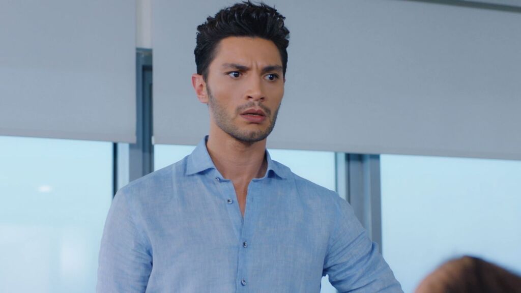 Ozan descubre el motivo del extraño comportamiento de Esra