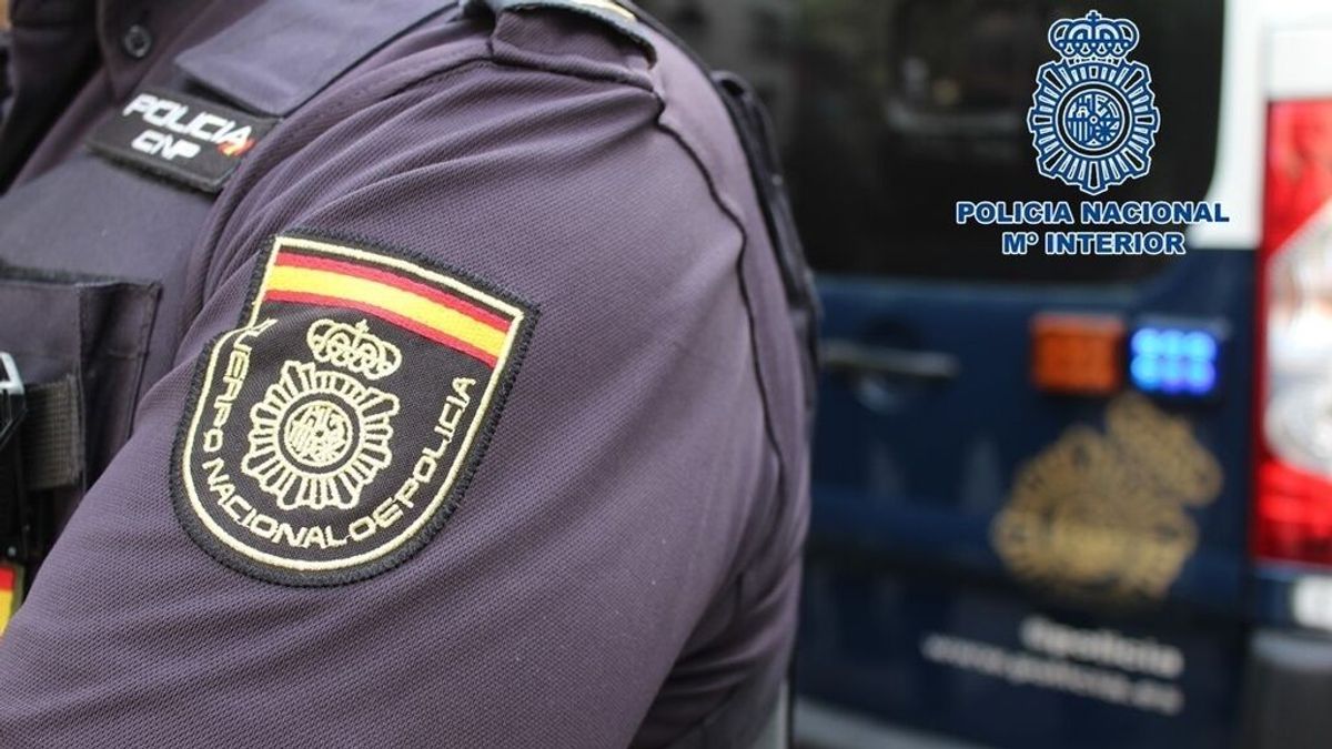 Detenida en Parla una mujer que simuló ser trabajadora social y poner vacunas del Covid para robar en casas de ancianas Detenida en Parla una mujer que simuló ser trabajadora social y poner vacunas del Covid para robar en casas de ancianas