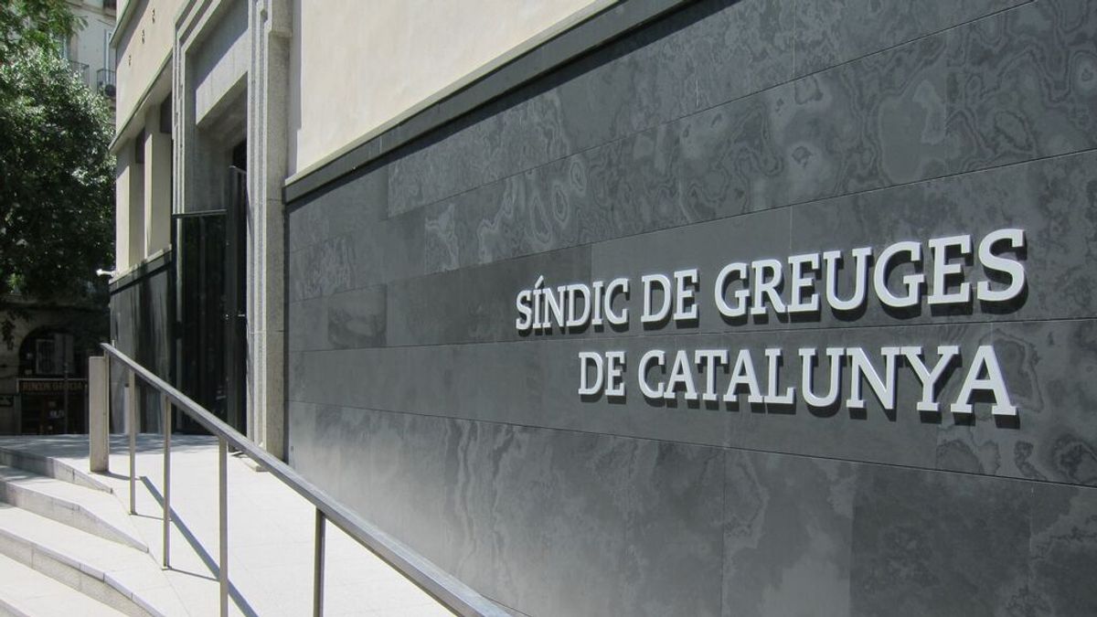 El Síndic de Greuges investigará a la escuela por los supuestos abusos del exentrenador del Barça El Síndic de Greuges investigará a la escuela por los supuestos abusos del exentrenador del Barça