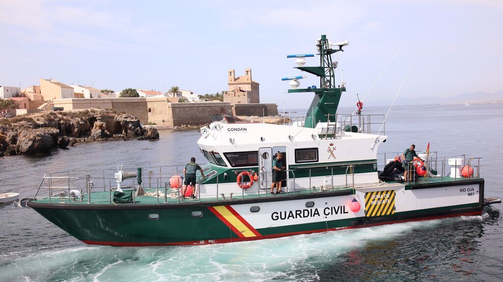 ¿Por qué el sueldo base de un policía o un militar es inferior al salario mínimo?