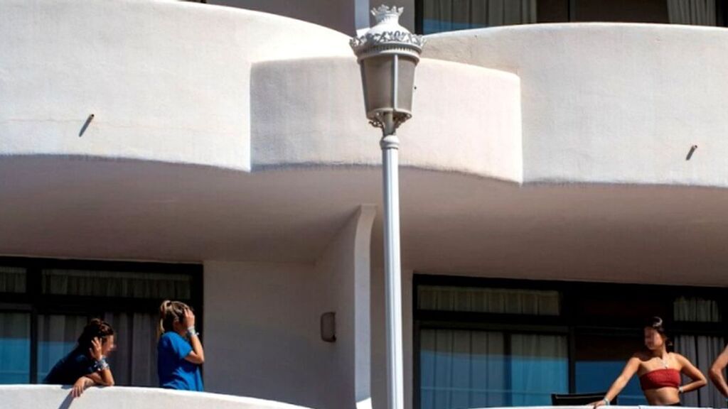 Archivan la causa contra el Govern balear por confinar a los estudiantes del brote de covid en el hotel de Mallorca