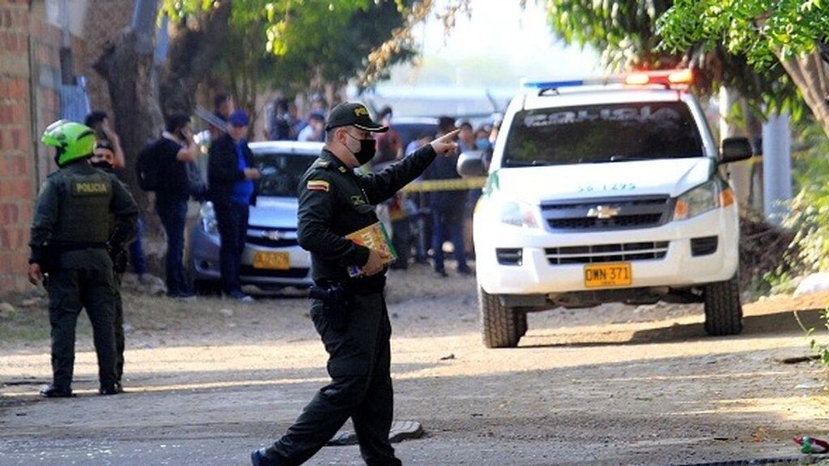 Tres muertos en un ataque terrorista en un aeropuerto de Colombia Tres muertos en un ataque terrorista en un aeropuerto de Colombia