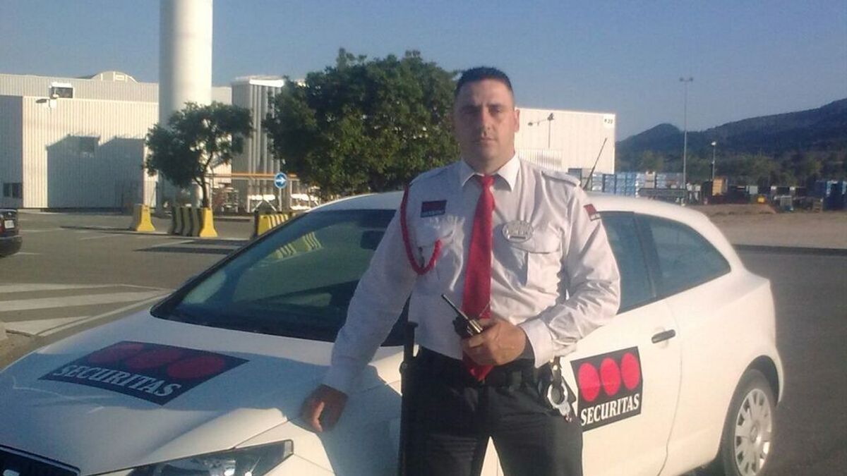 Buscan a un vigilante de 45 años que huyó en su coche tras disparar a tres antiguos compañeros y un policía en Tarragona Buscan a un vigilante de 45 años que huyó en su coche tras disparar a tres antiguos compañeros y un policía en Tarragona