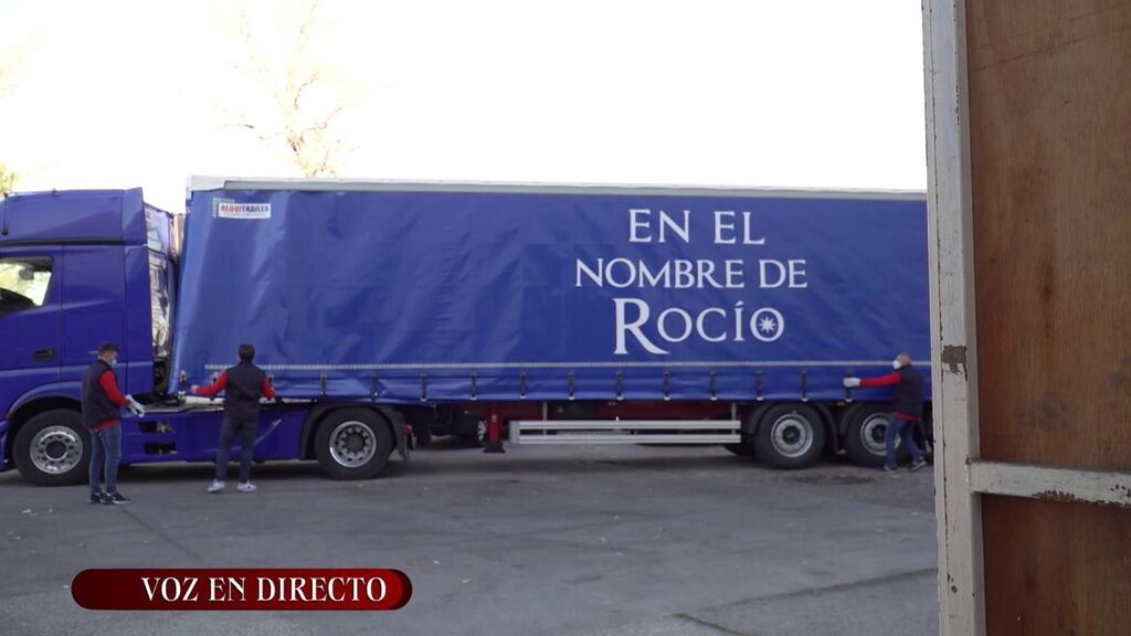 Los camiones que transportan las pertenencias de Rocío Jurado