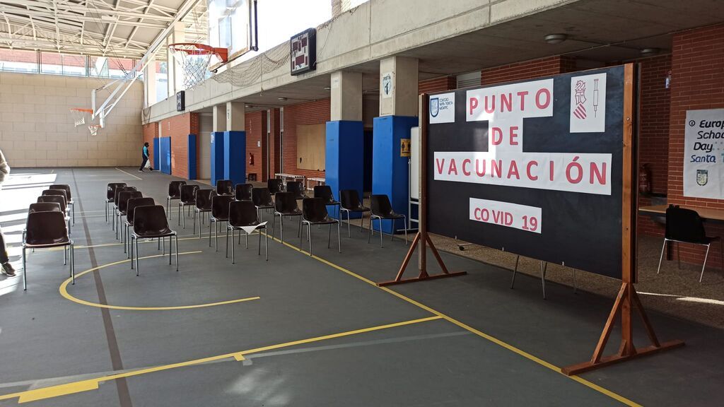 Los colegios valencianos habilitan pabellones, gimnasios y comedores para vacunar a sus alumnos