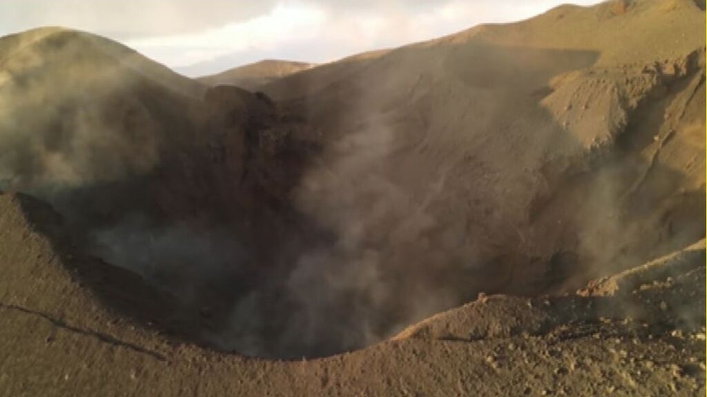 La Palma amanece sin signos de erupción y la emisión de gases se desploma