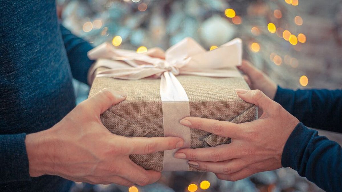 Cómo empaquetar regalos esta Navidad: consejos y trucos