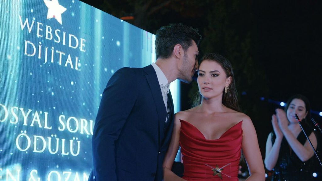 Ozan y Esra, cada vez más cerca