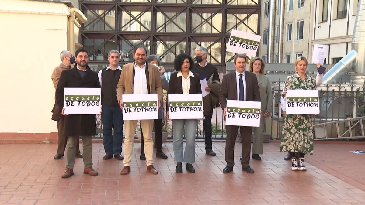 Crean la plataforma 'Escuela de todos' para que las familias pidan que se acate la sentencia del castellano Crean la plataforma 'Escuela de todos' para que las familias pidan que se acate la sentencia del castellano