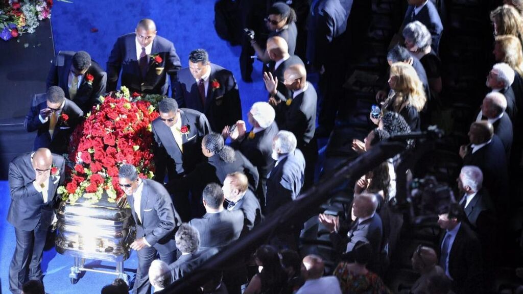 El funeral fue uno de los más multitudinarios del mundo.
