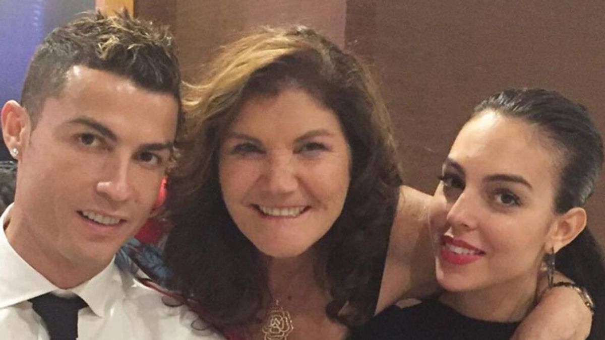 La madre de Cristiano Ronaldo se sincera sobre Georgina Rodríguez en mitad de su embarazo: "Es buena chica"