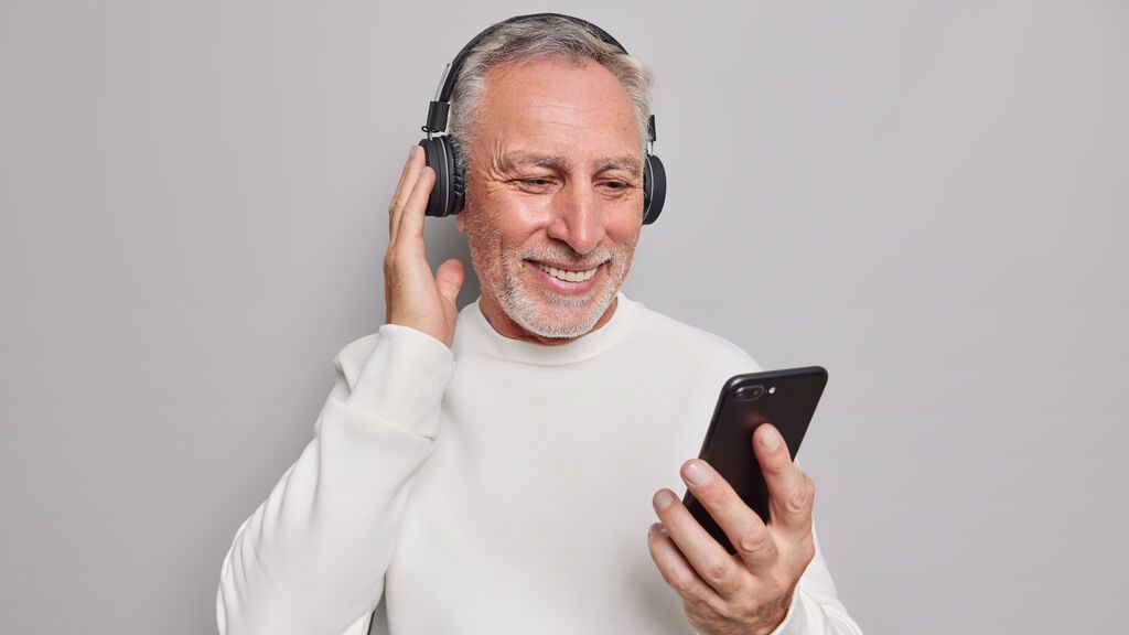 Tecnología útil para tus padres mayores: regalos para no fallar el día de Navidad y Reyes