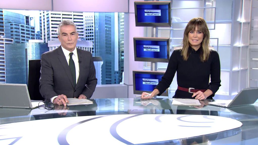Con David Cantero e Isabel Jiménez Informativos Telecinco 2021 Mediodía 16/12/2021