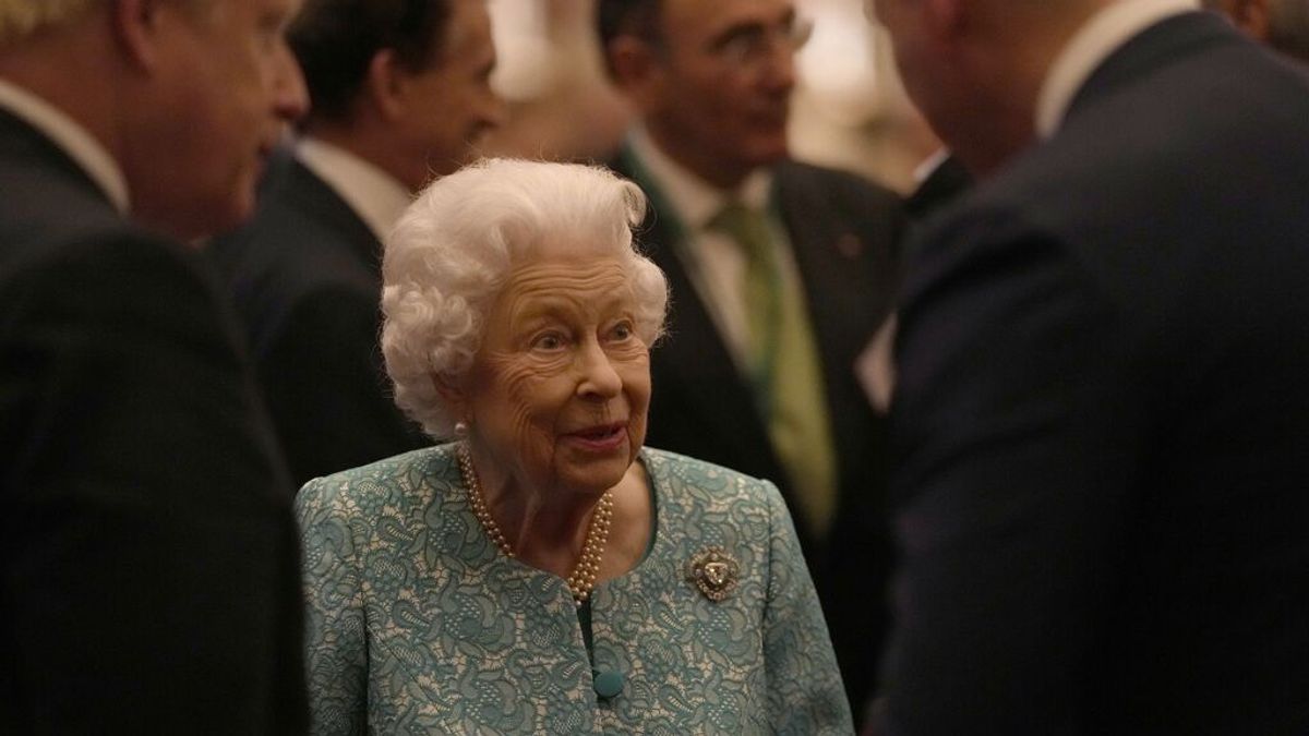 La reina Isabel II cancela el almuerzo familiar prenavideño ante la variante ómicron del coronavirus La reina Isabel II cancela el almuerzo familiar prenavideño ante la variante ómicron del coronavirus