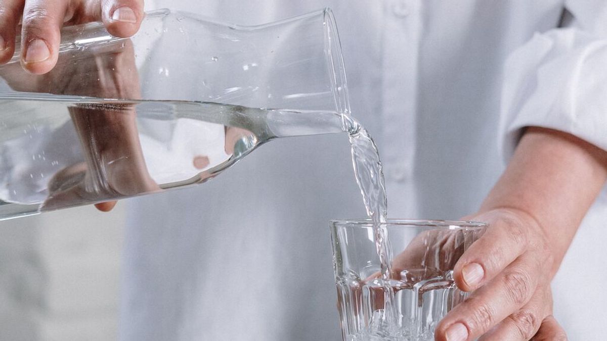 ¿Qué pasa si no bebemos suficiente agua?