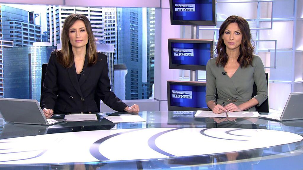 Con Leticia Iglesias y Laila Jiménez Informativos Telecinco 2021 Matinal 17/12/2021