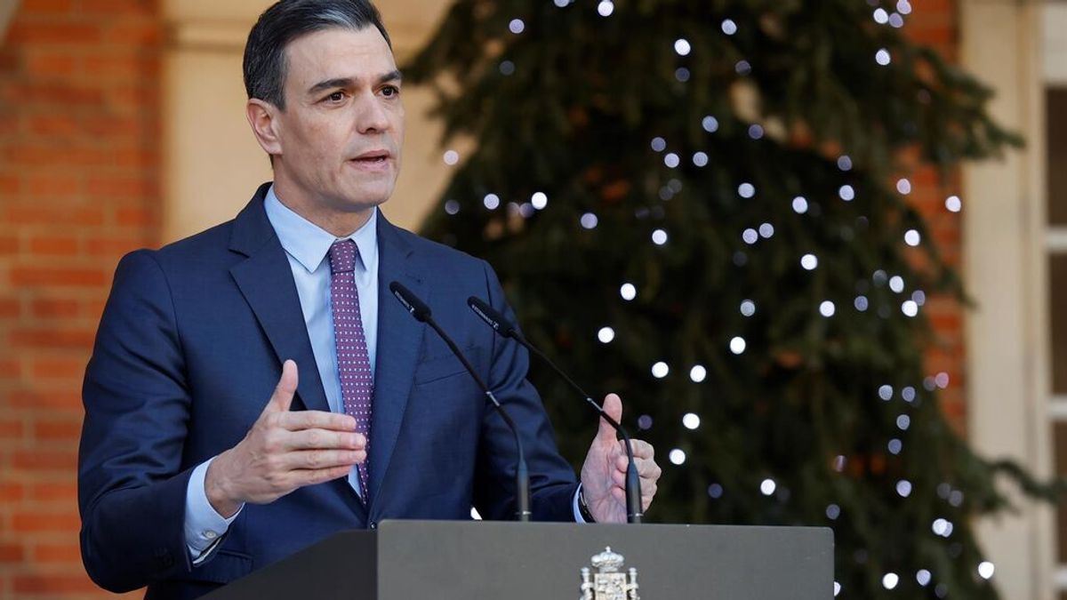 Pedro Sánchez elogia la labor de Manuel Castells al frente de Universidades y ensalza la trayectoria de su sustituto, Joan Subirats