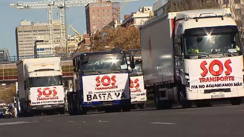 Los transportistas desconvocan el cierre patronal previo a Navidad tras llegar a un acuerdo con el Gobierno