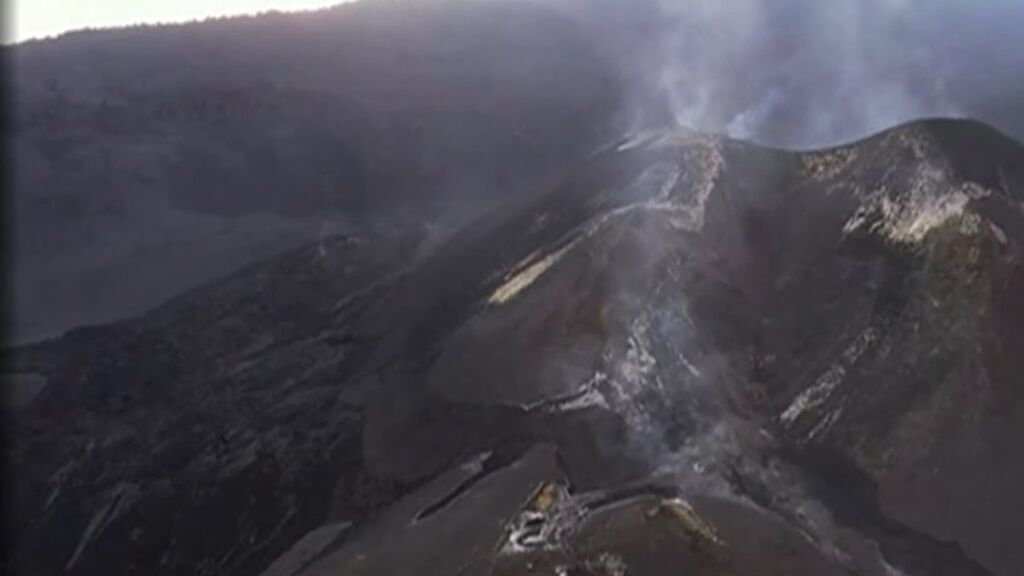 Observan un "pequeño flujo lávico" en el volcán de La Palma aunque persisten los "signos de agotamiento"
