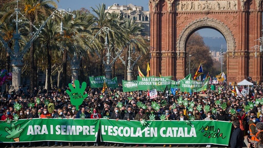 35.000 personas se manifiestan a favor de la inmersión y contra la sentencia del 25% de castellano