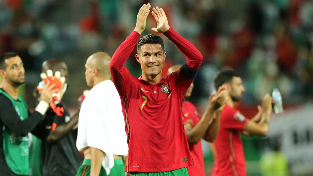 Cristiano Ronaldo dona una camiseta firmada para la subasta solidaria por los afectados de la La Palma