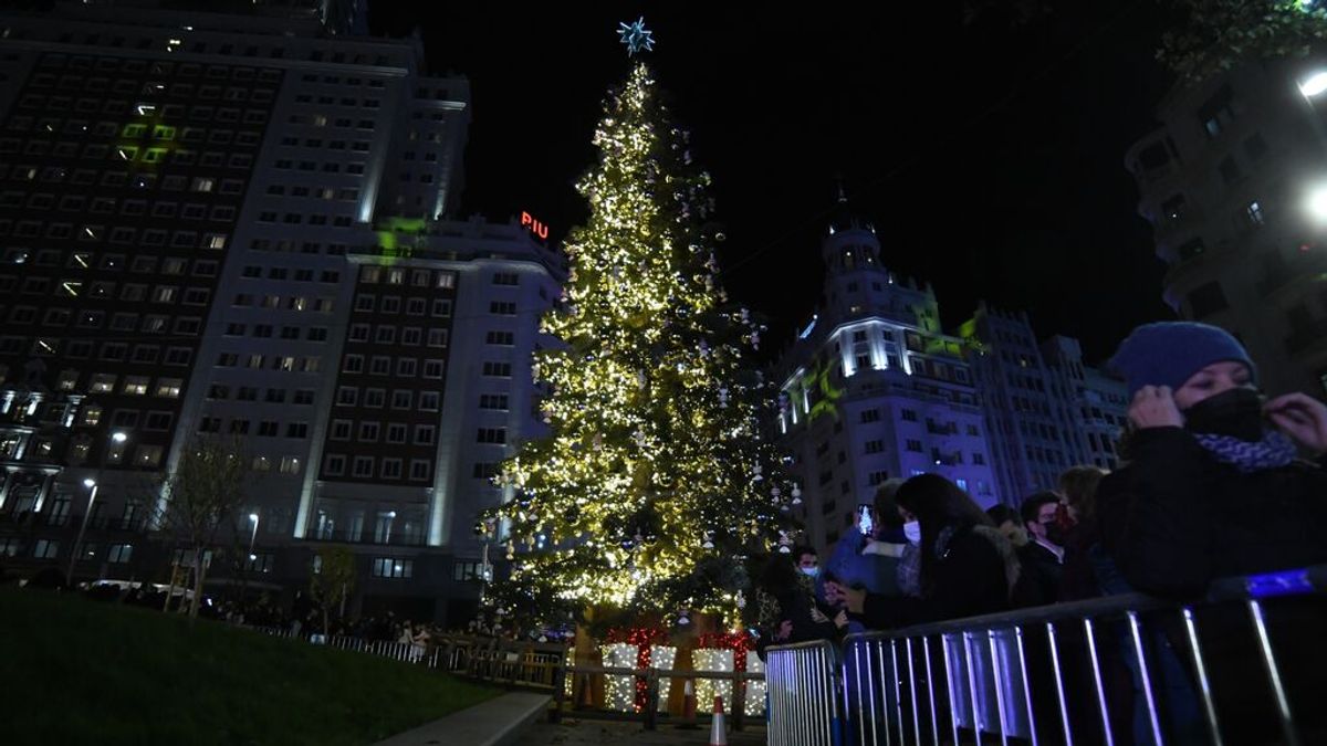 Sabotean el alumbrado navideño de Madrid para denunciar la pobreza energética Sabotean el alumbrado navideño de Madrid para denunciar la pobreza energética