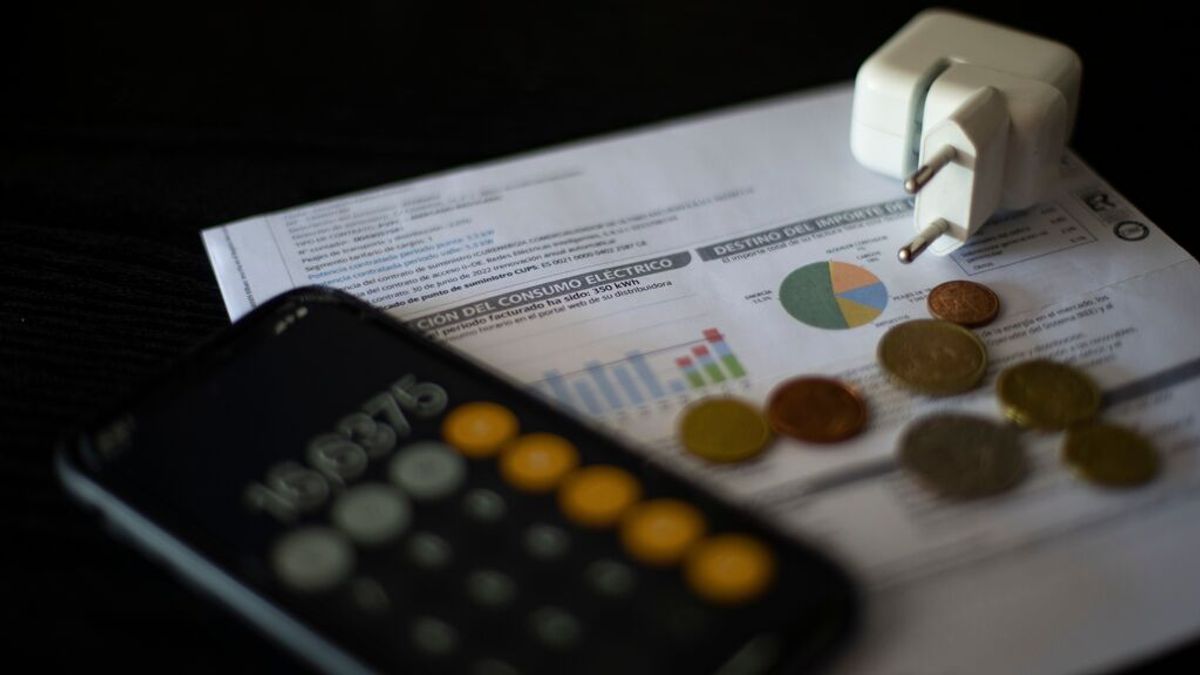 El precio de la luz se dispara hasta los 339,84 euros/MWh, su quinto récord en seis días El precio de la luz se dispara hasta los 339,84 euros/MWh, su quinto récord en seis días