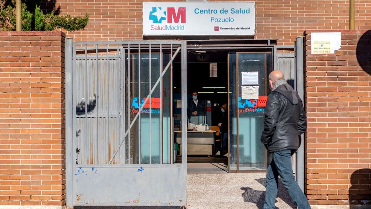 El Colegio de Médicos de Madrid pide reducir aforos y adelantar las vacaciones escolares El Colegio de Médicos de Madrid pide reducir aforos y adelantar las vacaciones escolares