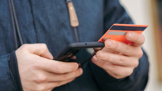 Qué hacer si te equivocas al realizar una transferencia bancaria - Uppers