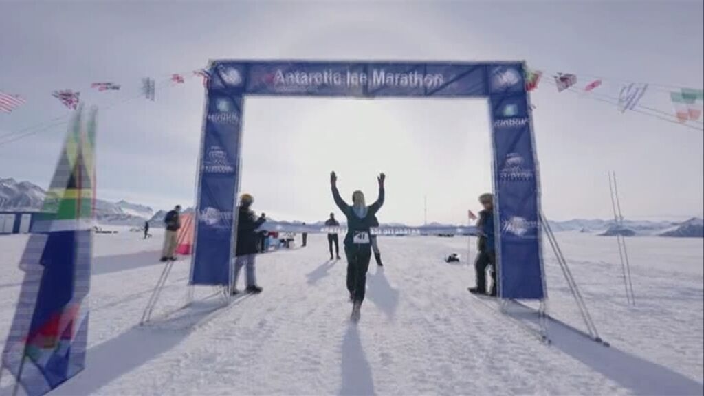 Evija Reine bate el récord femenino en el maratón sobre el hielo de la Antártida a 15 grados bajo cero