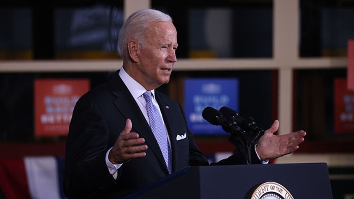 Biden todavía ve posible negociar con Manchin la reforma de gasto social de la Casa Blanca