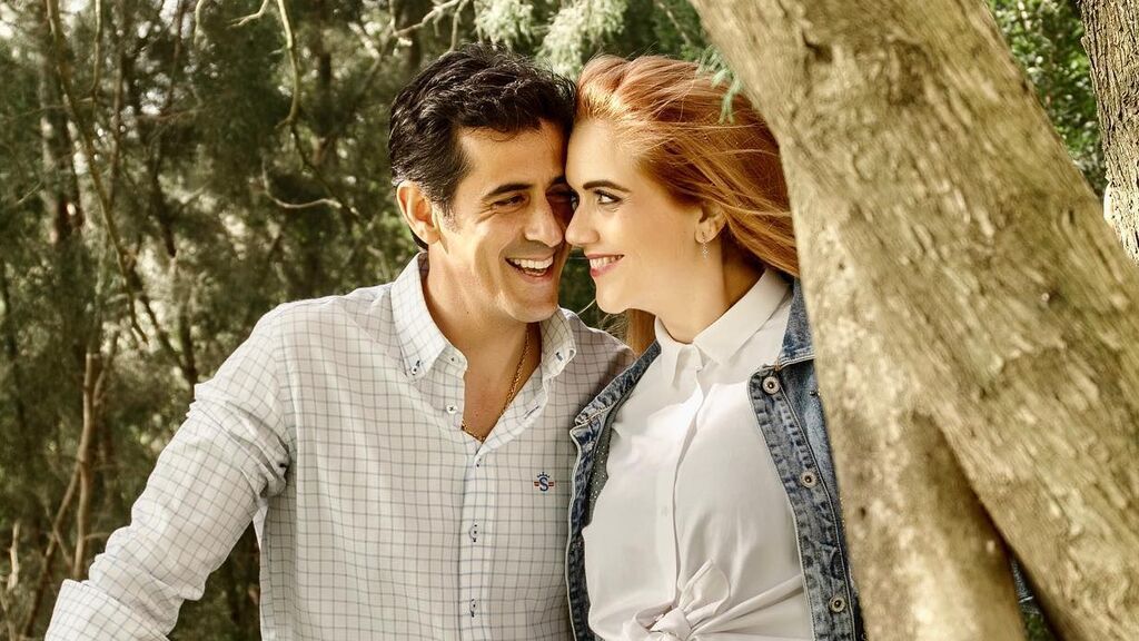 Beatriz Trapote y Víctor Janeiro: su primer posado navideño como familia numerosa