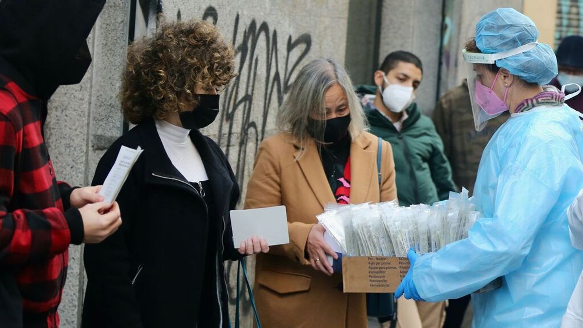 Récord de contagios en Madrid: 16.132 nuevos positivos y la incidencia disparada por encima de los 1.000 casos
