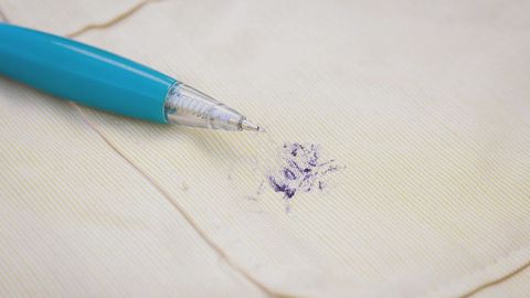 templar raya principio Cómo quitar las manchas de bolígrafo de cualquier tela - Divinity