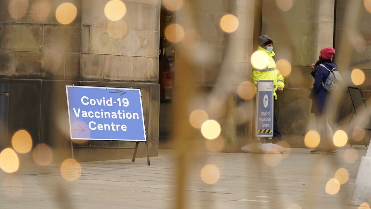 Reino Unido registra un nuevo récord de 120.000 contagios diarios y 147 muertos por covid Reino Unido registra un nuevo récord de 120.000 contagios diarios y 147 muertos por covid