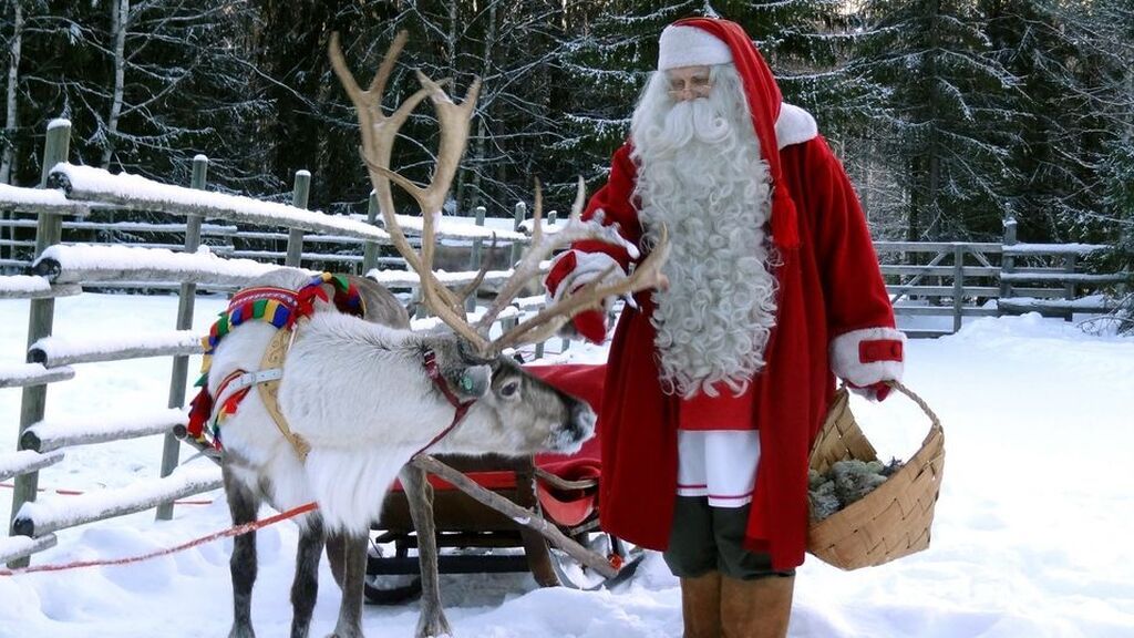 Papá Noel sale de Laponia dispuesto a repartir regalos pese a la covid