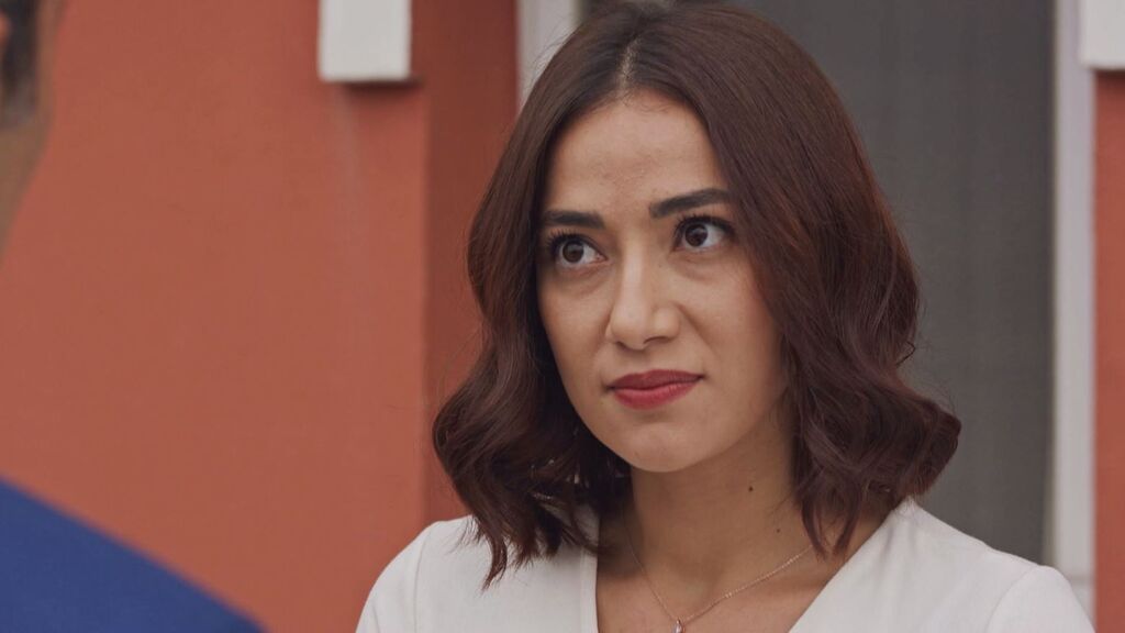 Ipek descubre que su primo ha perdido la mansión