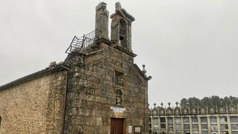 Un rayo rompe el campanario de la iglesia de Santa María de Teo - NIUS Un rayo rompe el campanario de la iglesia de Santa María de Teo - NIUS
