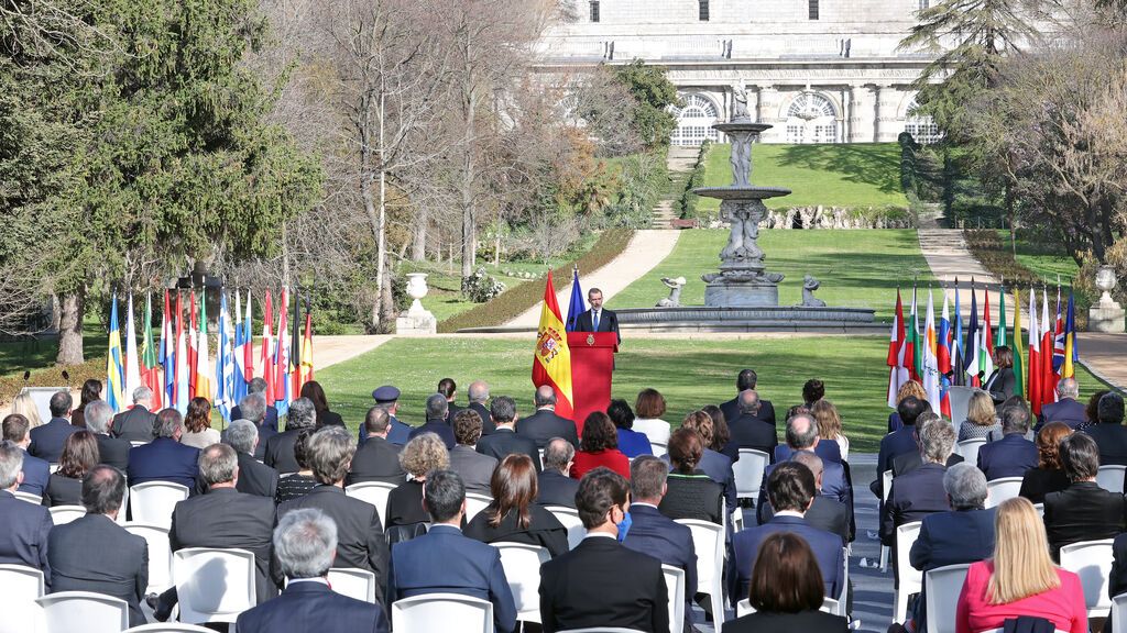 Los Reyes con las víctimas del terrorismo en el acto homenaje el 11M