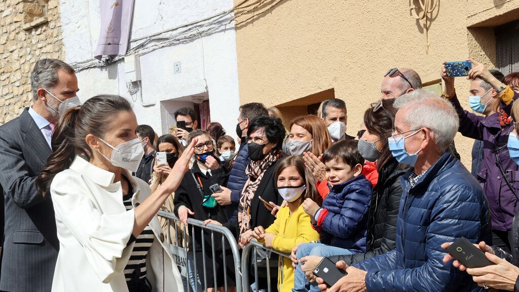 Los Reyes con ciudadanos en la calle, en el 275 Aniversario de Goya