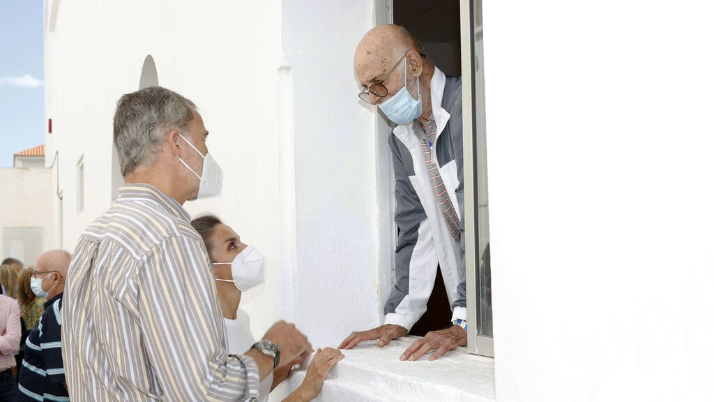 Los Reyes, con familias evacuadas y afectados por el volcán