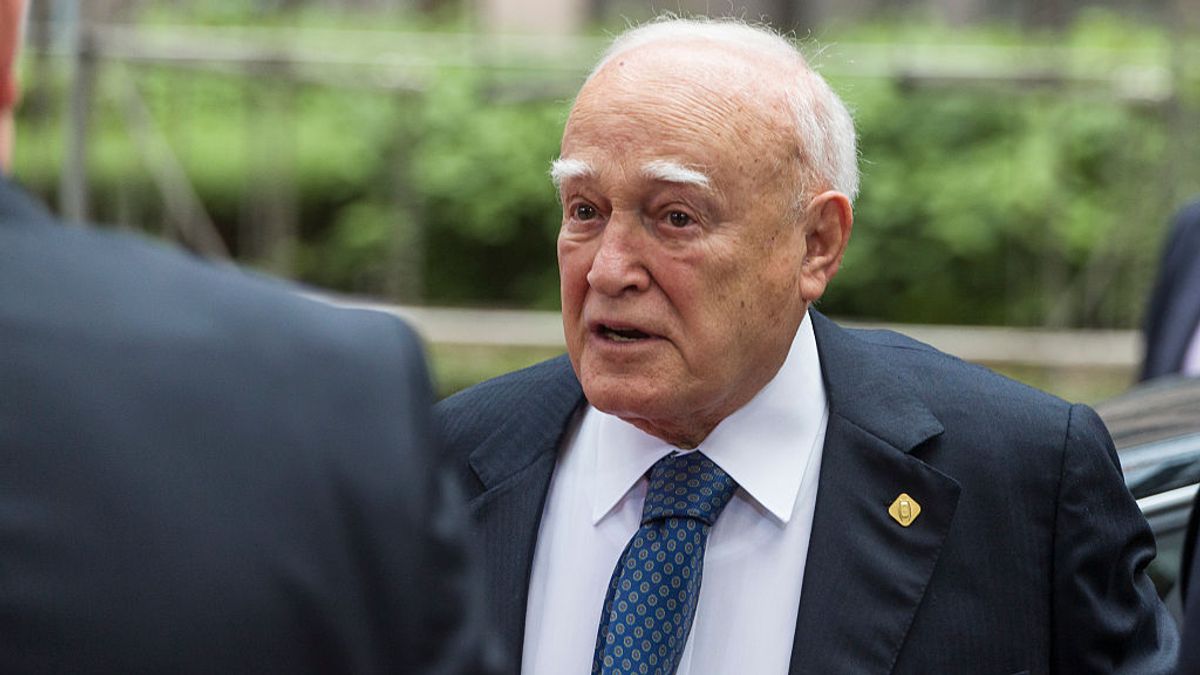 Muere el expresidente de Grecia Karolos Papoulias, mandatario de la "era de la austeridad" Muere el expresidente de Grecia Karolos Papoulias, mandatario de la "era de la austeridad"